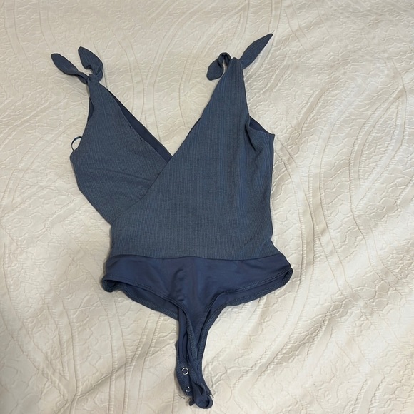 Blue bodysuit deep V with tied shoulders XS - Picture 1 of 1